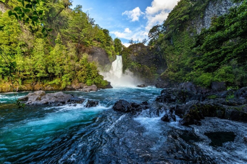 Costa Rica y la Región de Los Ríos se reúnen en Valdivia para promover modelos de financiamiento en conservación de cuencas 
